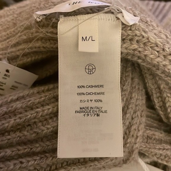 The Row Romie Top Beige Chunky Knit Shrug Poncho Size M/L NWT - Picture 13 of 13
